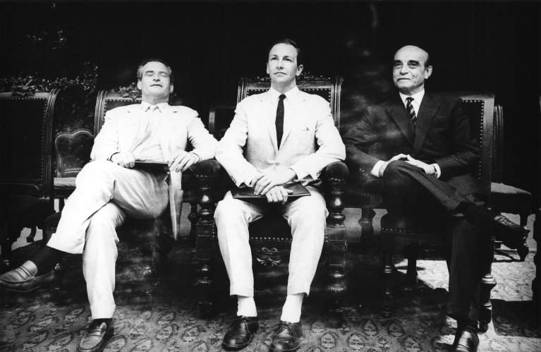 Rauschenberg and officials at the Grand Prize in Painting presentation ceremony, "XXXII Esposizione Biennale Internazionale d'Arte," Venice, June 19, 1964. Photo: Shunk-Kender © J. Paul Getty Trust